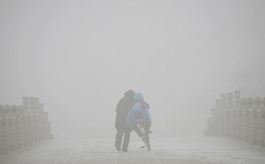 霧霾污染重度來(lái)襲，大氣監(jiān)測(cè)肩負(fù)重任